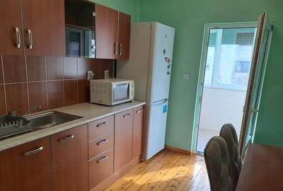 Apartament cu 2 camere decomandat în Titan