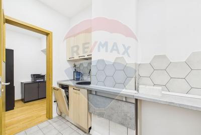 Apartament cu 4 camere decomandat în P-ța Unirii - 16