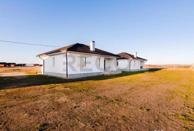 Casă cu 3 camere cu Canalizare în Rontău - 9