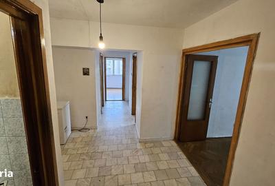 Apartament cu 3 camere decomandat în Dacia - 9