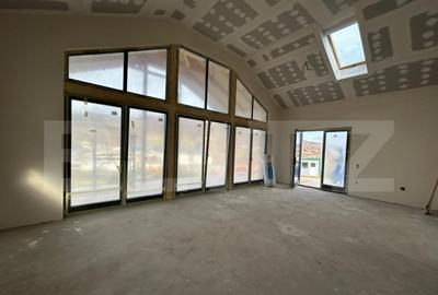 Casă cu 4 camere cu Teren 700 Mp în Livezeni - 2