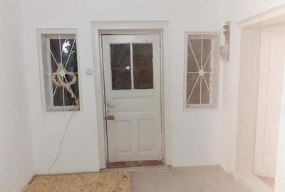 Casa ?i teren de vanzare - 10