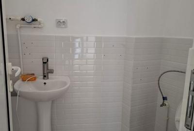 Spațiu comercial, de 150 mp, în Central - 4