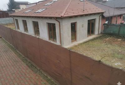 Casă cu 4 camere în Central - 8