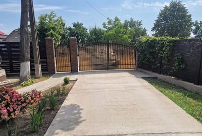 Casă cu 4 camere cu Teren 2252 Mp în Coșula - 1