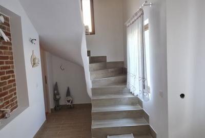 Casă cu 4 camere în Central - 4