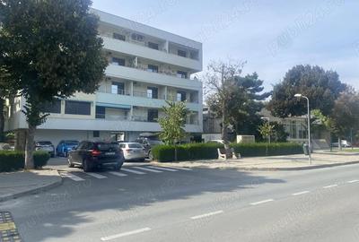 Apartament cu 3 camere semidecomandat în Central - 1