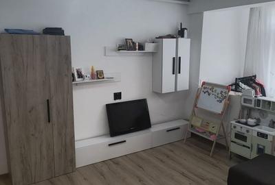 Apartament cu 2 camere semidecomandat în Micro 16 - 1