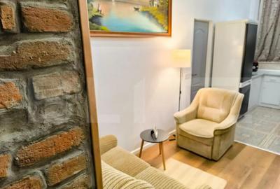 Apartament cu 3 camere decomandat, mobilat în Turda