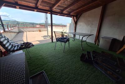 Apartament cu 2 camere semidecomandat, mobilat în Florești