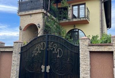 Casă individuală cu 5 camere cu Teren 209 Mp în Central - 1