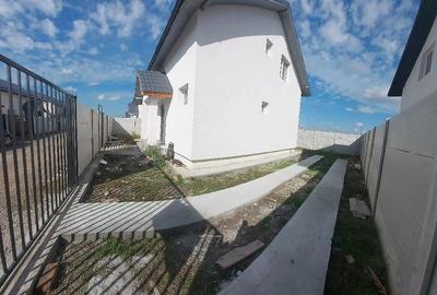 Casă cu 4 camere cu Teren 220 Mp în Vârteju - 1