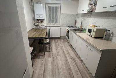 Apartament cu 2 camere decomandat în Calea București