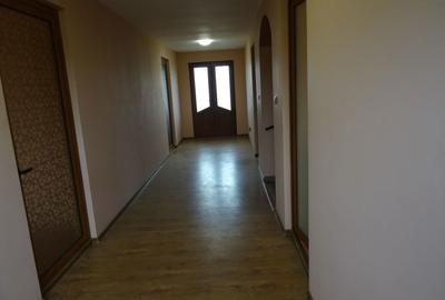 Casă cu 4 camere decomandat în Central - 4