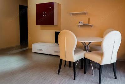 Apartament cu 3 camere semidecomandat în Complex Studențesc