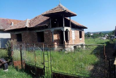 Casă cu 3 camere cu Teren 780 Mp în Runcu - 3