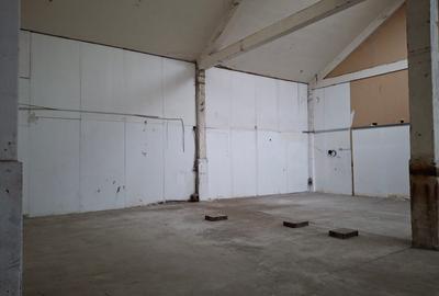 Spațiu industrial, în Titan