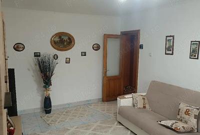 Apartament 3 camere decomandat - 1