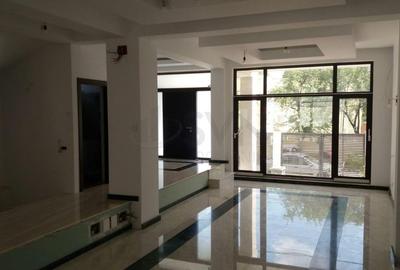 Casă individuală cu 7 camere cu Canalizare în Floreasca - 3