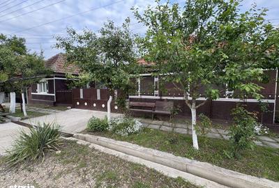 Casă cu 4 camere cu Teren 883 Mp în Târnova - 11