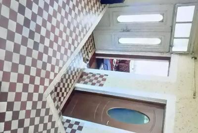 Casă cu Teren 250 Mp în Central - 9