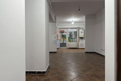 Apartament cu 3 camere de vanzare cu loc de parcare, Calea Barladului - 7