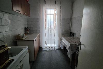 Apartament cu 3 camere decomandat în Central - 2
