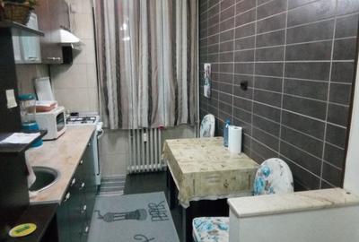 Apartament cu 3 camere semidecomandat în Teiul Doamnei - 14