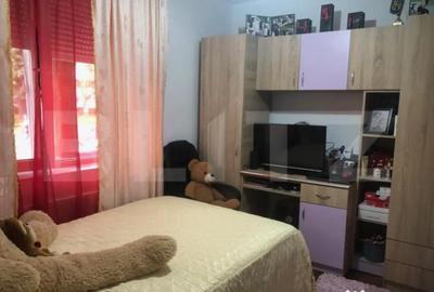 Apartament cu 4 camere semidecomandat, mobilat în Micro 14 - 11