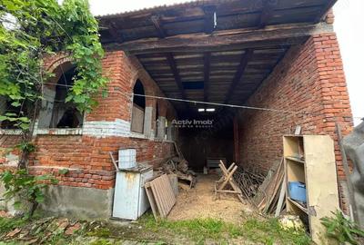 Honorici, Casa Cu Teren, 230 Mp. Suprafata construita, 1.700 Mp. Suprafata teren - 13