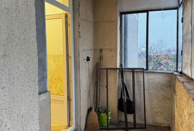 Apartament cu 3 camere decomandat în Decebal - 2