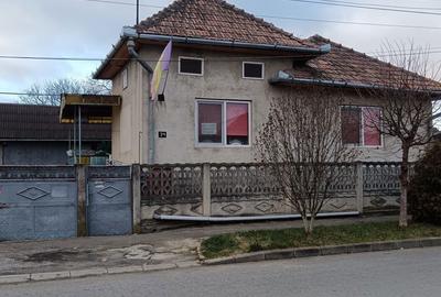 Casă cu 3 camere în Central - 1