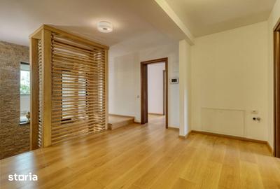 Casă cu 7 camere cu Teren 1012 Mp în Brănești - 10