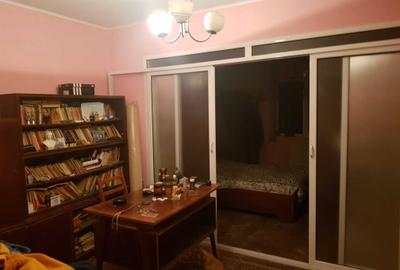 Casă cu 4 camere în Pietrișu - 15
