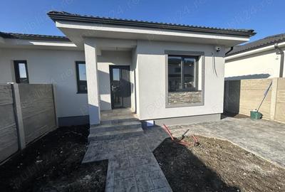 Casă cu 4 camere în Moșnița Veche - 8