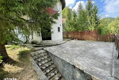 Casă cu 6 camere cu Teren 250 Mp în Tulnici - 10