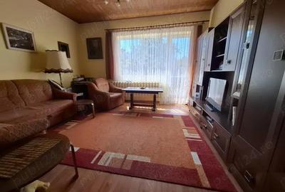 Zona Centrala (tronson Hotel Carpati si Parcul Regina Maria) -casa pe parter, zona foarte buna