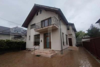 Casă cu 6 camere cu Teren 322 Mp în Central - 1