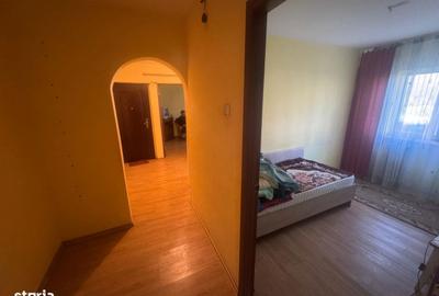 Apartament cu 3 camere decomandat în Dacia - 2