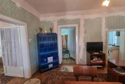 Apartament de doua camere  la casa , cu gradina zona centrul Istoric Apartament de doua camere  la casa , cu gradina zona centrul Istoric - 2