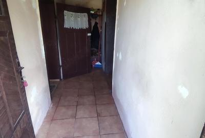 Casă cu 2 camere cu Teren 284 Mp în Albești