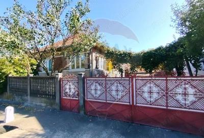 Exclusivitate! Casa cu anexe si teren generos, langa Jibou-Comision 0% - 2