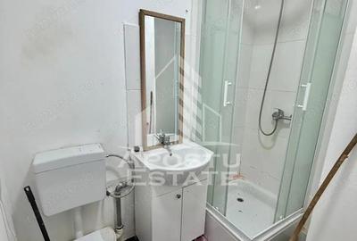 Garsonieră nedecomandată, mobilată în Complex Studențesc