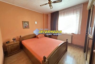 Vanzare Apartament 3 camere Decomandat 2 Bai balcon Mare parcare zona termopane izolat exterior Vanzare Apartament 3 camere Decomandat 2 Bai balcon Mare parcare zona termopane izolat exterior - 2