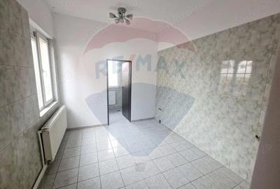 Casă cu 8 camere cu Teren 536 Mp în 1 Mai - 12