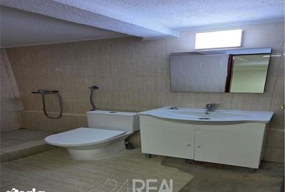 Spațiu comercial, de 278 mp, în Muncii - 7