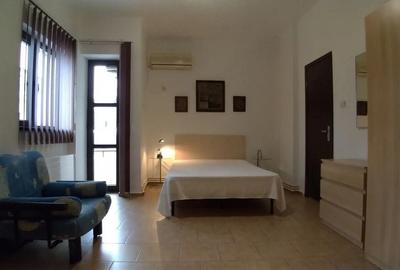 Apartament cu 2 camere semidecomandat, mobilat în P-ța Romană - 2