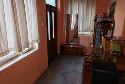Casa 6 camere libera la vanzare RASNOV - 19