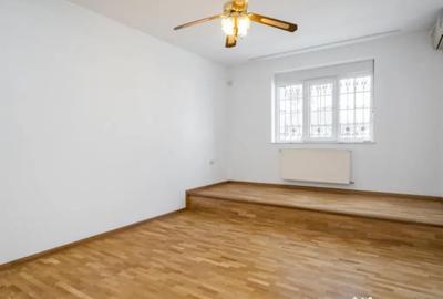 Casă cu 7 camere cu Teren 280 Mp în 1 Mai - 14