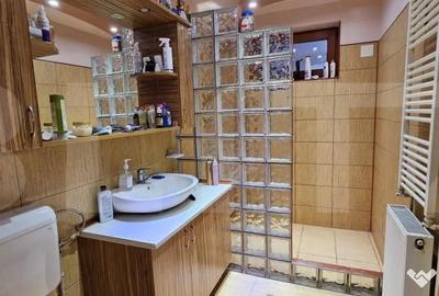 Casă cu 5 camere cu Teren 823 Mp în Semicentral